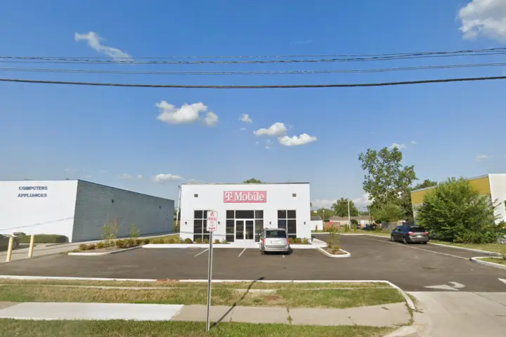 T-Mobile Clinton & Grand