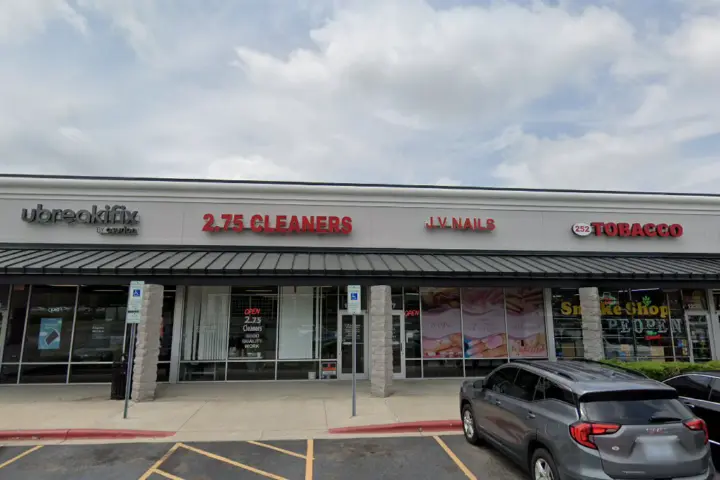 T-Mobile Cobb Corners Dr & Benvenue Rd