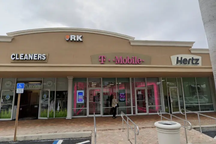 T-Mobile Collins Ave & 183rd St