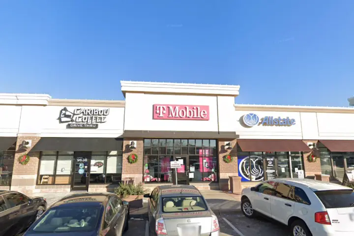 T-Mobile Colorado Ln N & 96th Ln N