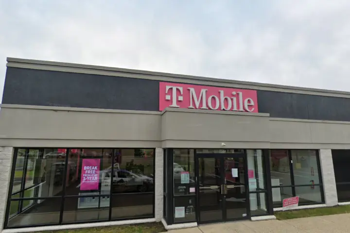 T-Mobile Commerce Cir & Bristol Pike