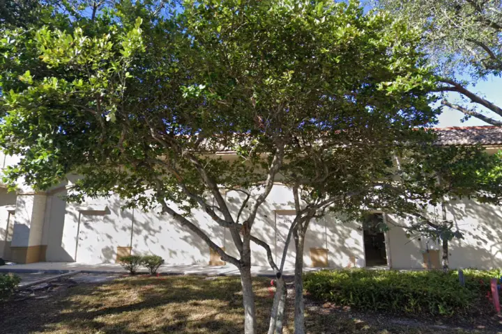 T-Mobile Coral Ridge Dr & Holmberg Rd
