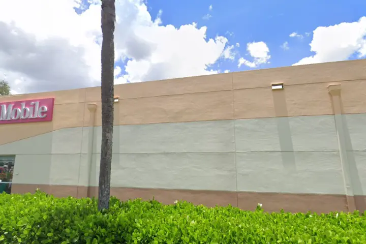 T-Mobile Coral Way & SW 87th Ave