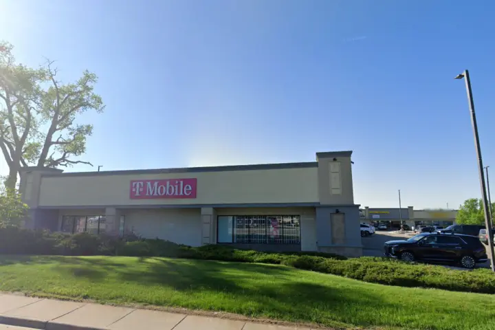 T-Mobile Cottonwood Dr & Parker Rd