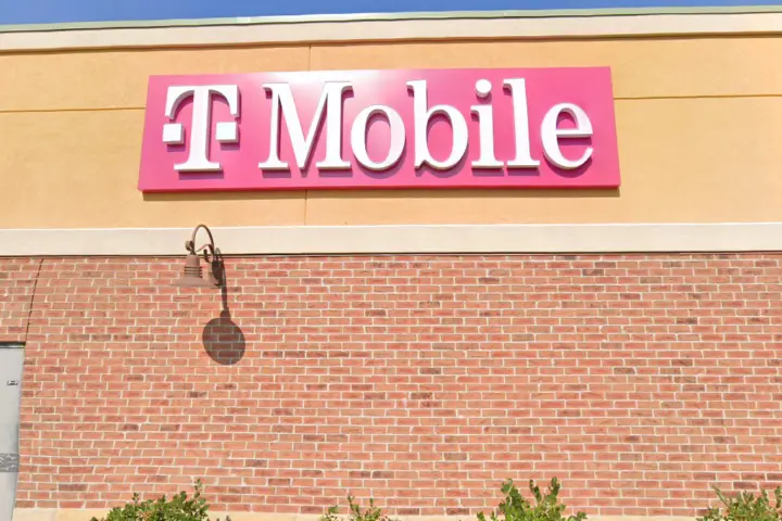 T-Mobile County Hwy120 & County Rd 1
