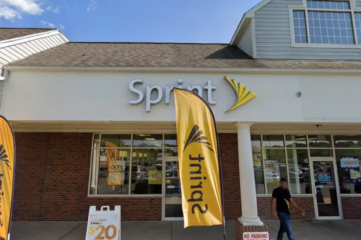 T-Mobile Cranston Parkade