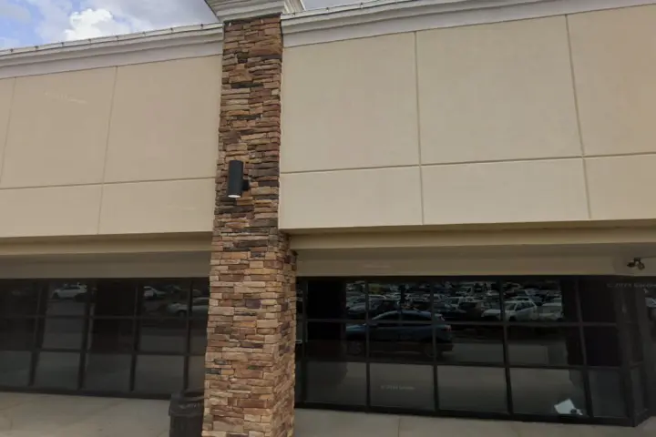 T-Mobile Creekwood Commons