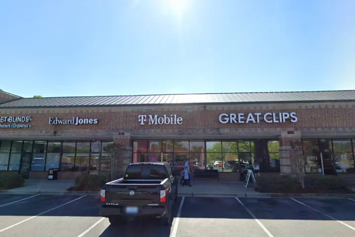 T-Mobile Cross Center Rd & NC-73