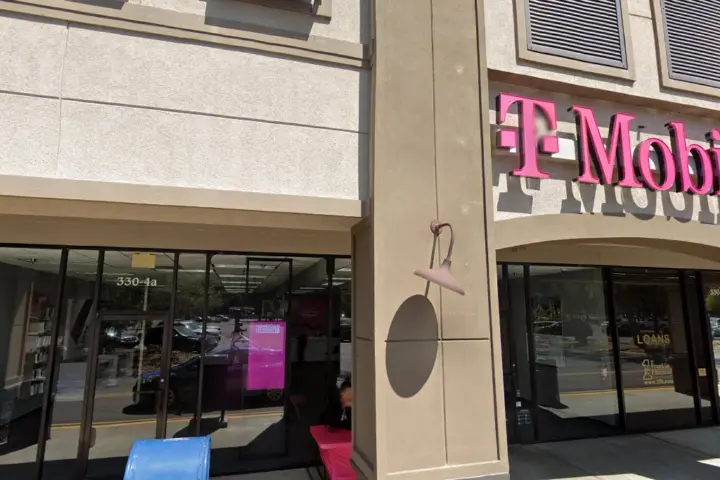 T-Mobile Cross Creek Plaza