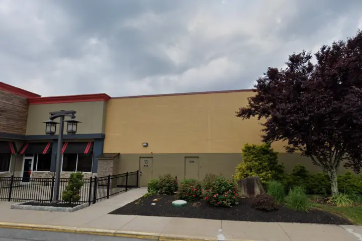 T-Mobile Crossroads Mall