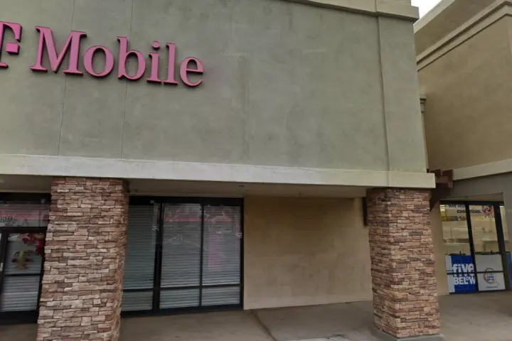 T-Mobile Dale Rd - Trader Joe's Center