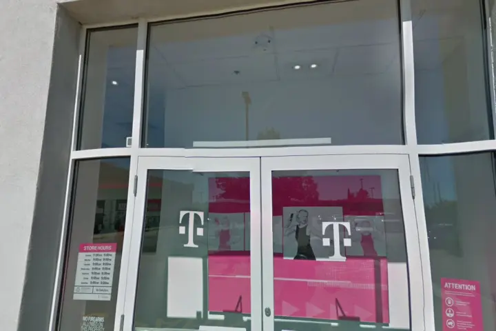 T-Mobile Dartmouth Mall