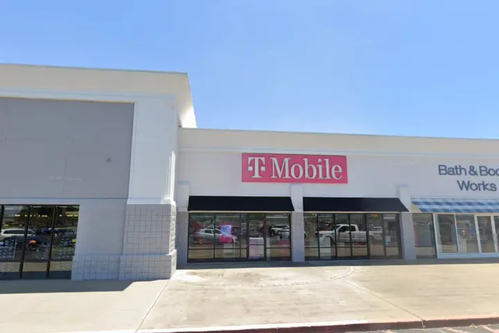 T-Mobile Derek Dr & Gerstner Meml Blvd
