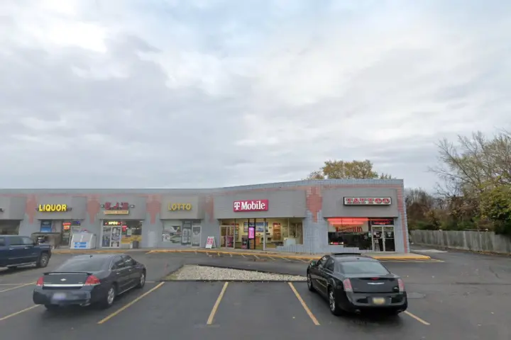 T-Mobile Dixie Hwy & Greenwycke