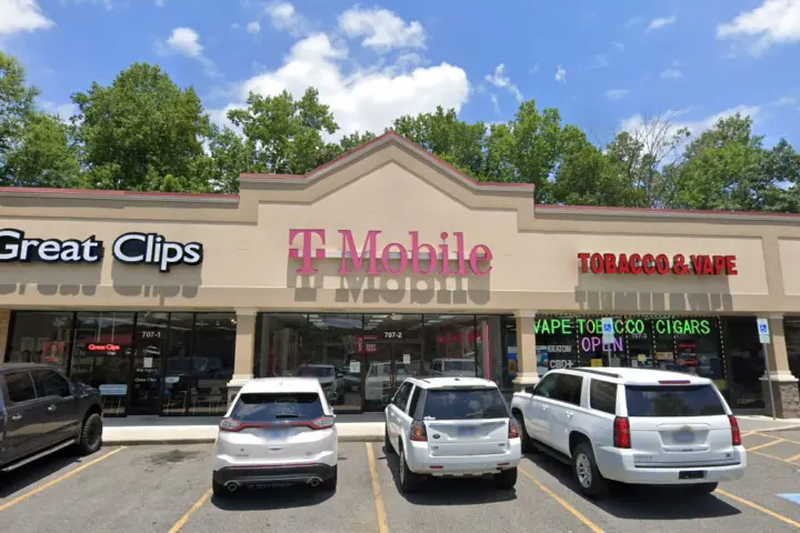 T-Mobile Dixon Blvd & Earl Rd