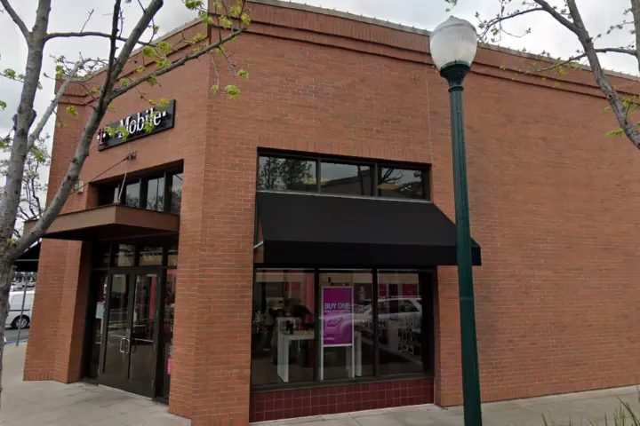 T-Mobile Downtown Pleasant Hill