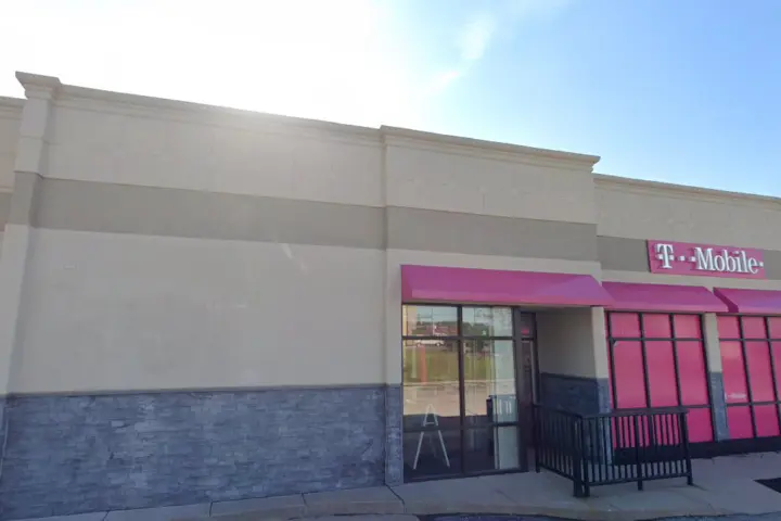 T-Mobile E 53rd St & Elmore Ave