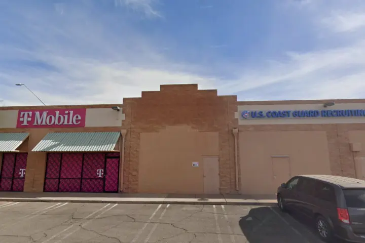 T-Mobile E Broadway Blvd & S Kino Pkwy