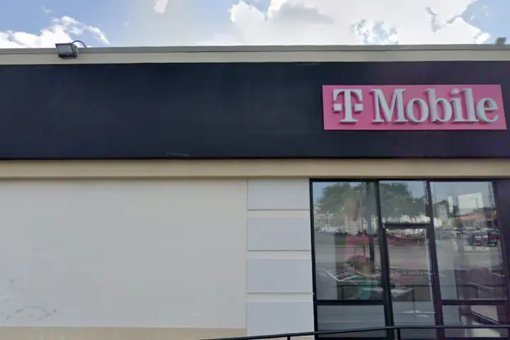 T-Mobile E Colonial