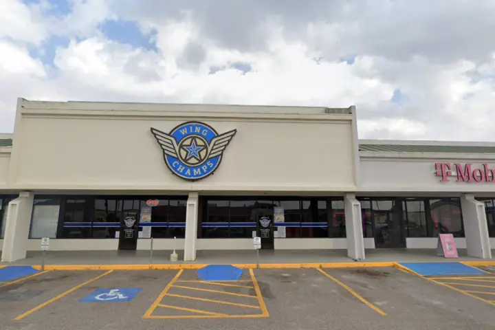 T-Mobile E Hidalgo Ave and Frontage Rd