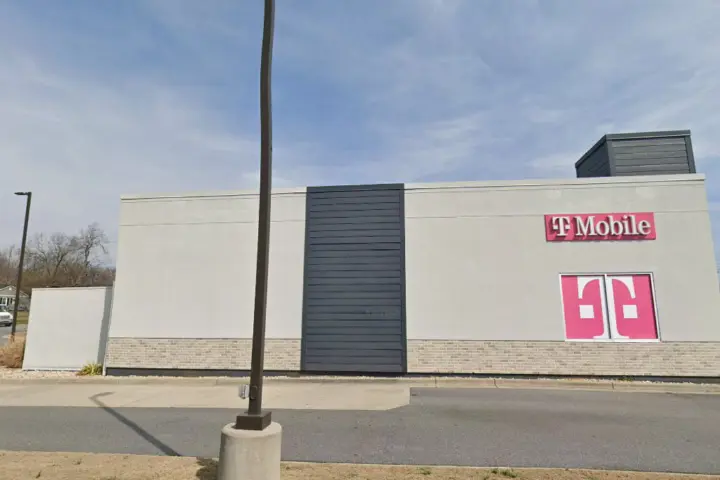 T-Mobile E Main & Dr MLK Jr