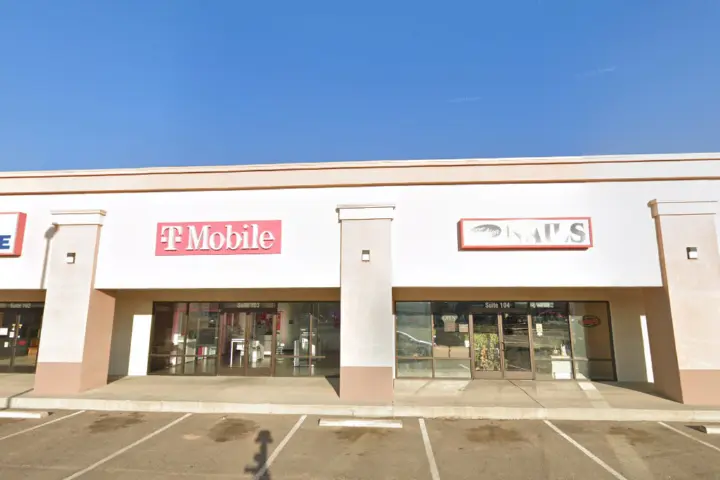 T-Mobile E Main St & Browning Pkwy