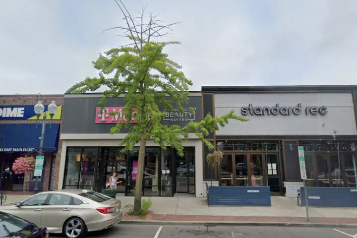 T-Mobile E Main St & N Ocean Ave