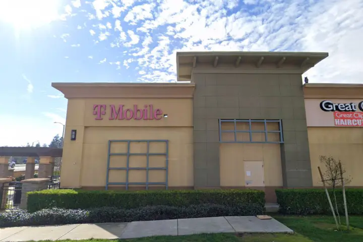 T-Mobile E Prosperity Ave & N Mooney Blvd