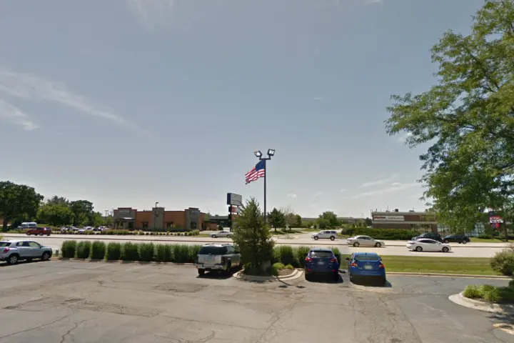 T-Mobile E State St & Mid America Dr