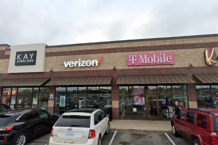 T-Mobile E Us Hwy 223 & Division St