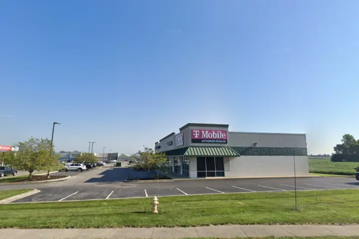 T-Mobile E Wabash St & S Meadow Ln