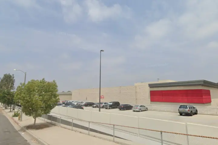 T-Mobile Eagle Rock Plaza