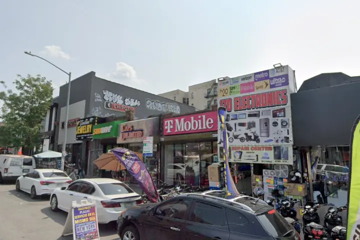 T-Mobile East 170th & Jerome