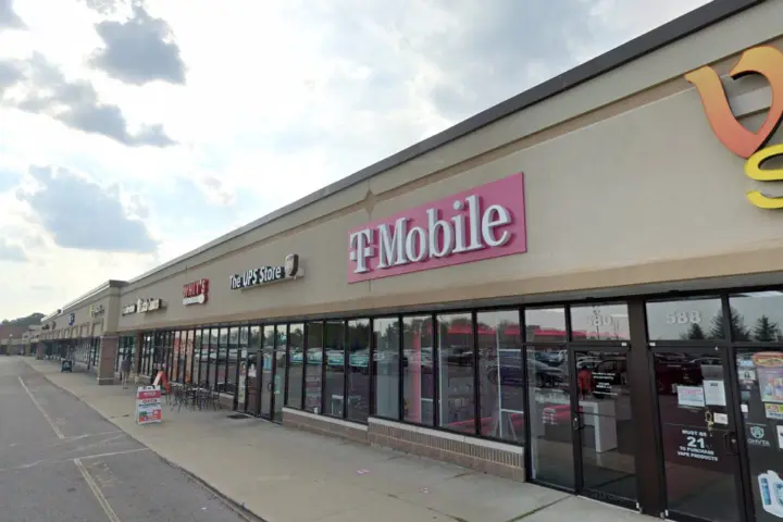 T-Mobile East Broad St & Corylus Dr
