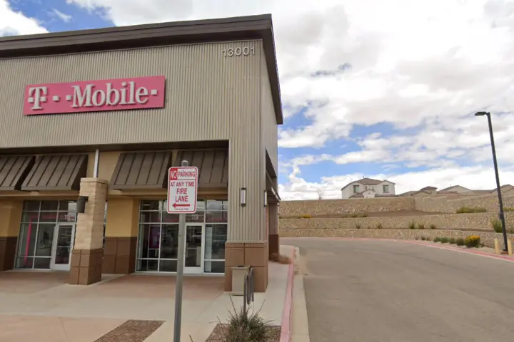 T-Mobile Eastlake Blvd & Peyton Rd