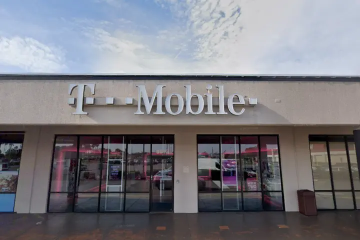 T-Mobile Eau Gallie Blvd & Hwy A1a