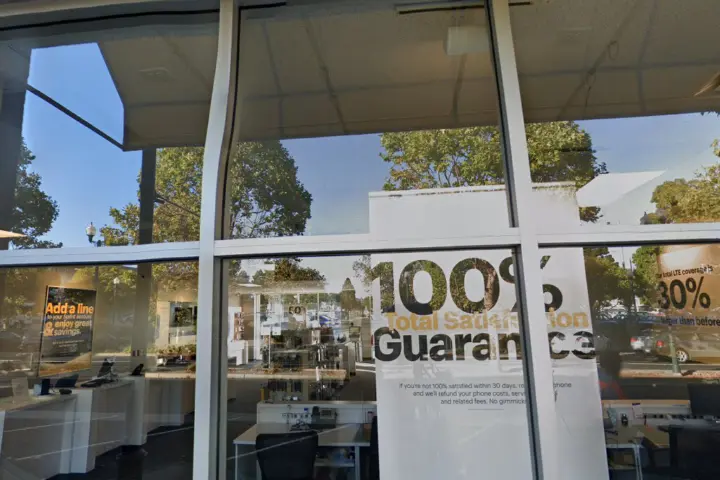 T-Mobile El Cerrito Plaza