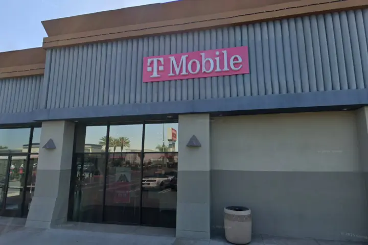 T-Mobile El Paseo South Gate