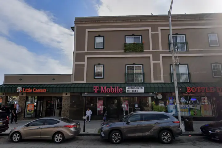 T-Mobile Elizabeth Ave & Bridge St