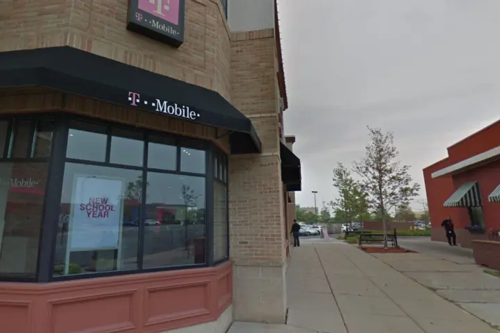 T-Mobile Elm Creek Blvd & Main St