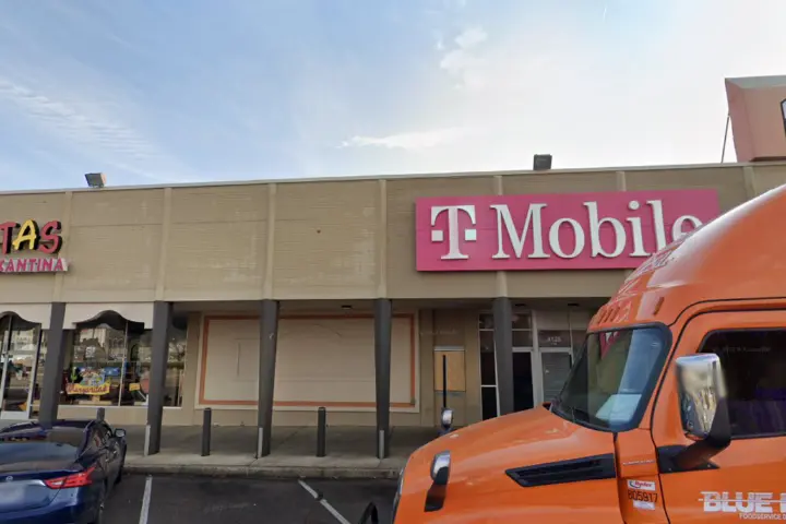 T-Mobile Elvis Presley Blvd & E Raines Rd