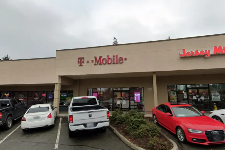 T-Mobile Evergreen Way & 50th St