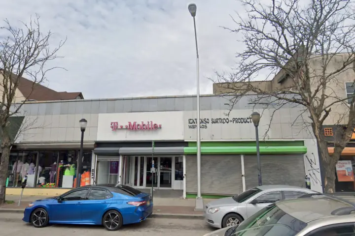 T-Mobile Federal St & N 25th St