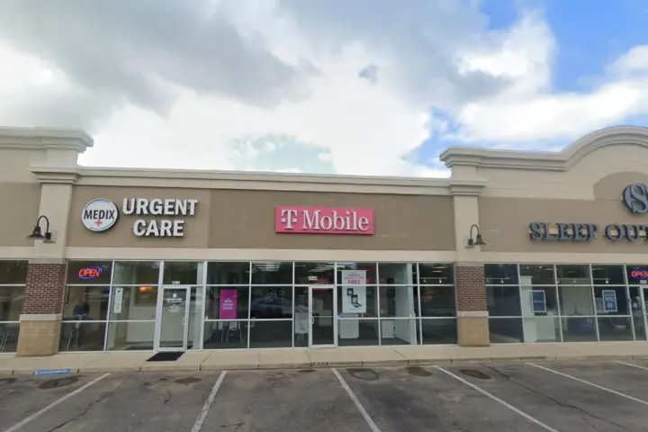 T-Mobile Feedwire Rd & Charles Dr