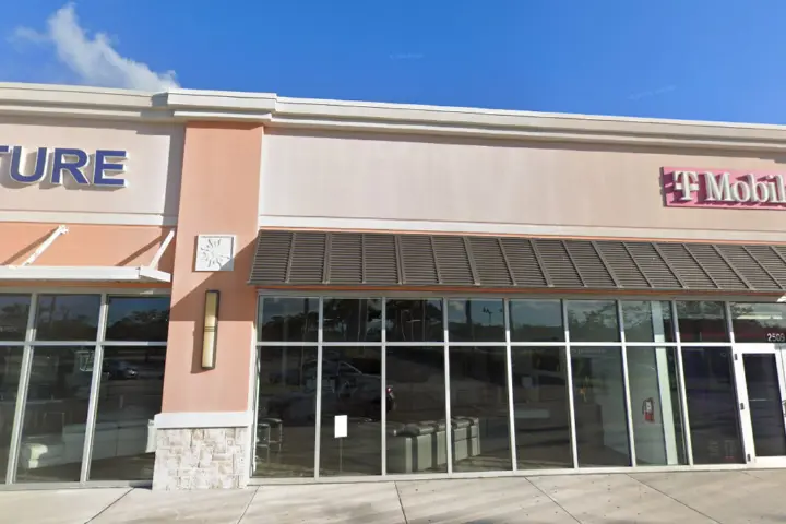 T-Mobile Florida Turnpike & Campbell Dr