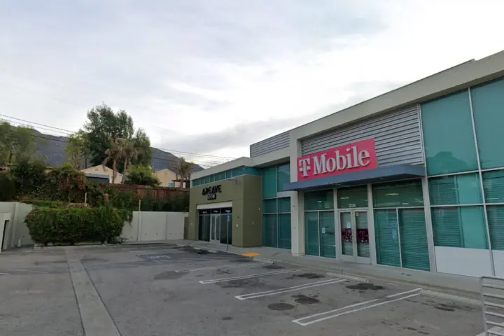 T-Mobile Foothill Blvd & Boston