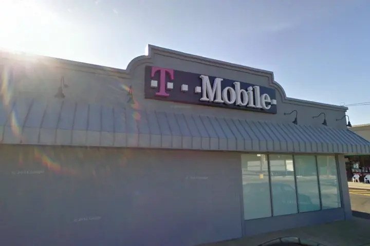 T-Mobile Forest Ave & Barrett