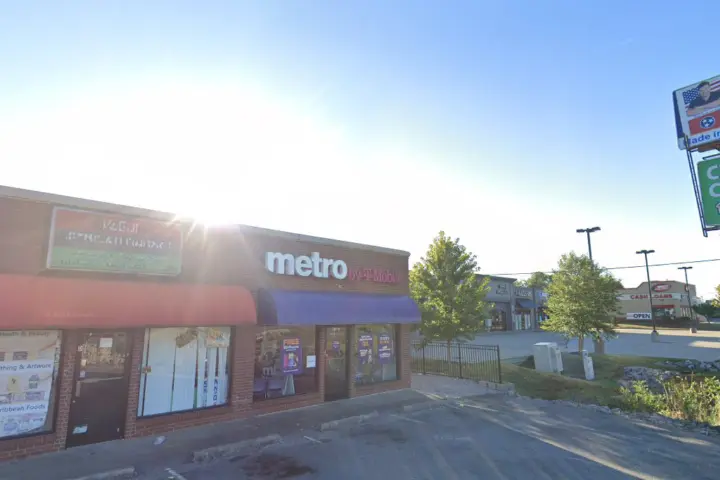 T-Mobile Fort Campbell Blvd & Quin Ln