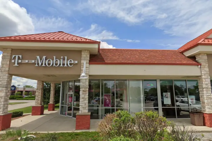 T-Mobile Franklin - Riverwood Blvd