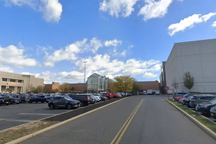 T-Mobile Freehold Mall